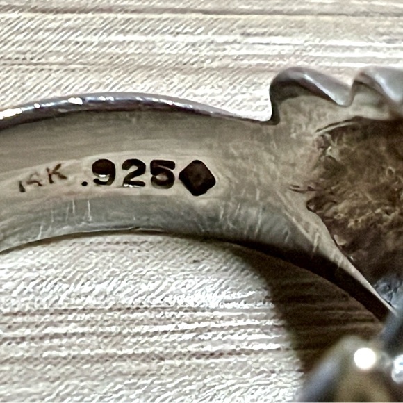 Vintage Designer Hallmarked Sterling Silver & 14K Gold Rope Accented Dome Ring - Picture 8 of 11